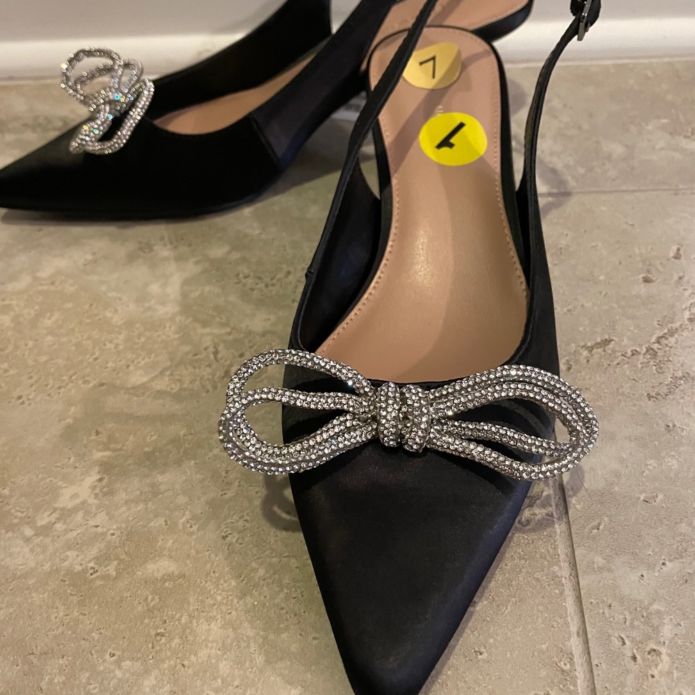 NWT Bow sling ack heels
